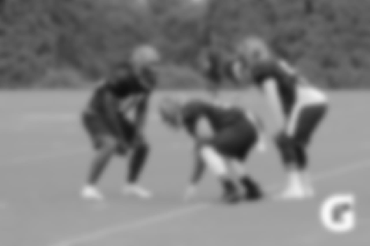 GATORADE-180807-Training_Camp_Practice-Defense_Walk_Through