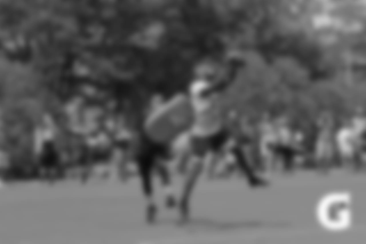GATORADE-180807-Training_Camp_Practice-Green_Catch_Drills