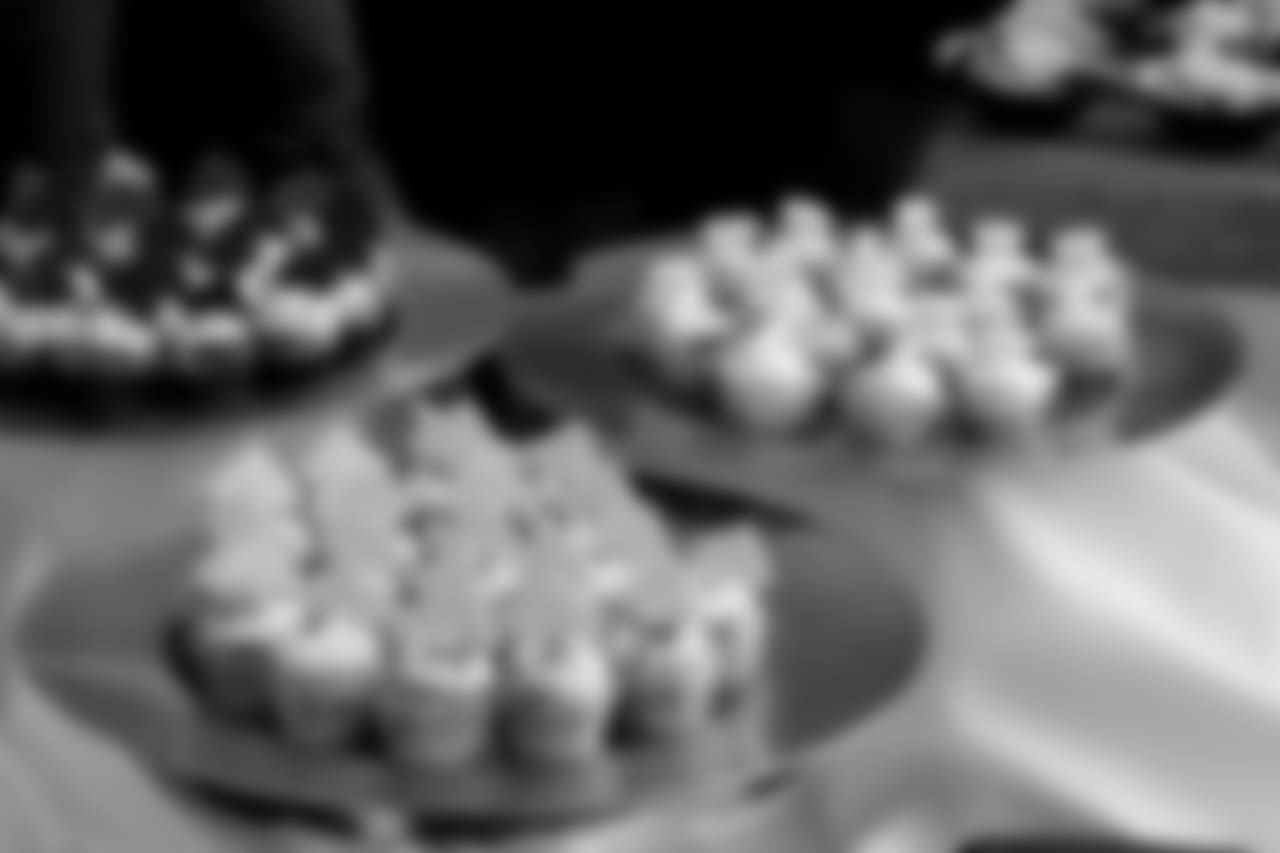 180613-TasteOfNFL-Cupcakes