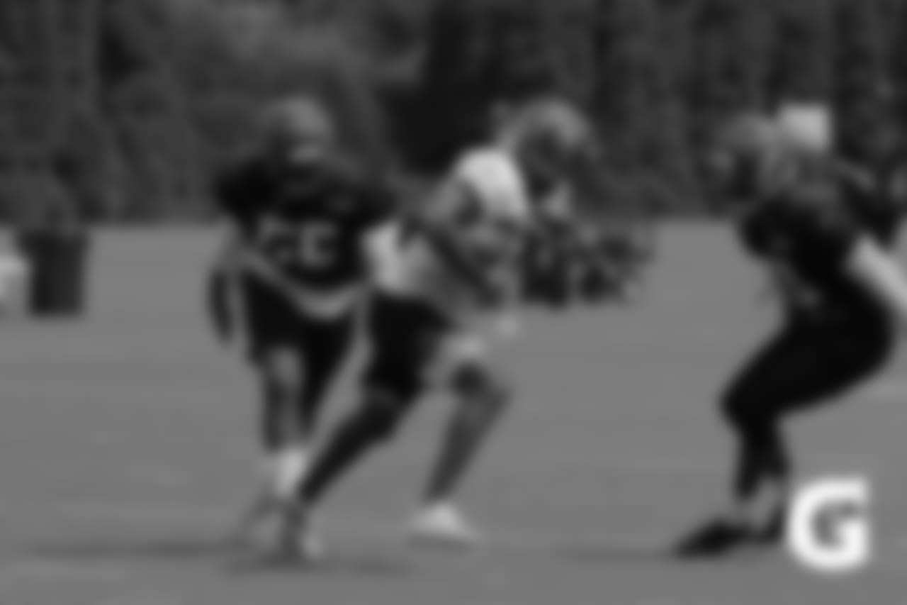GATORADE-180807-Training_Camp_Practice-Running_Action_Burfict