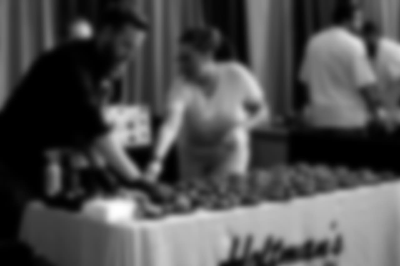 180613-TasteOfNFL-Holtmans_edited