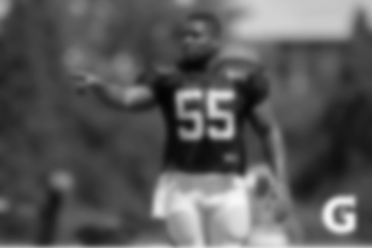 GATORADE-180806-Training_Camp-Burfict_Sideline