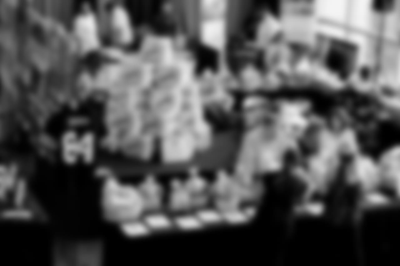 180613-TasteOfNFL-AuctionItems