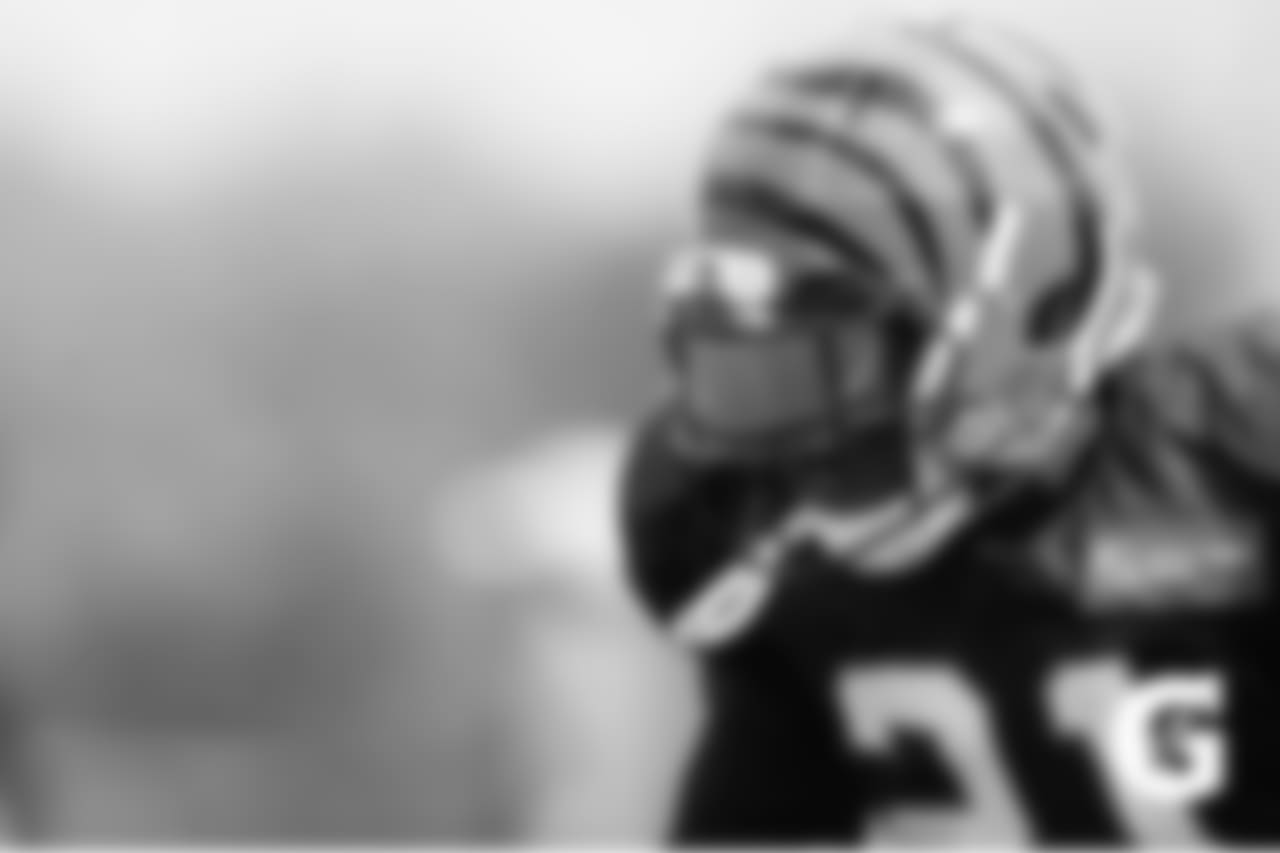 GATORADE-180806-Training_Camp-Dennard_Helmet_Close_Up