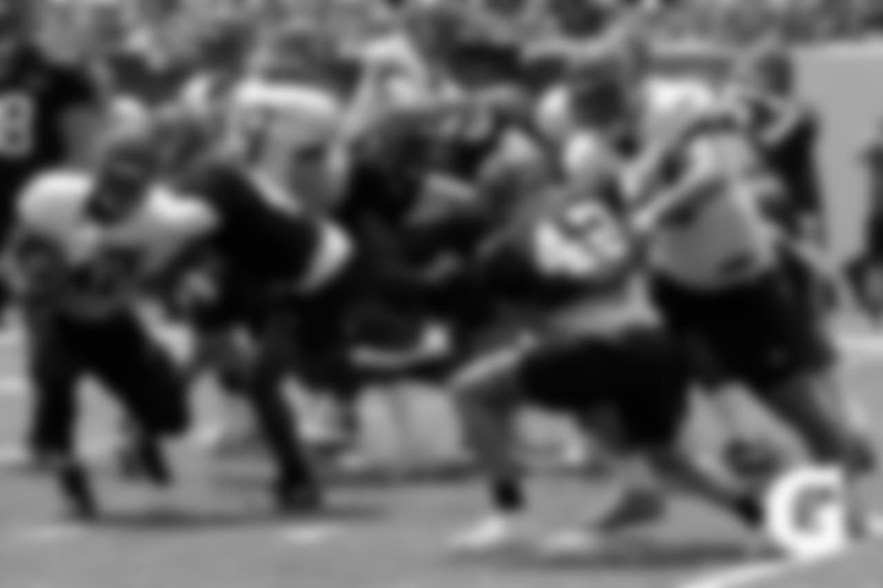 Gatorade-180804-Training_Camp_Family_Dey-Action (2)