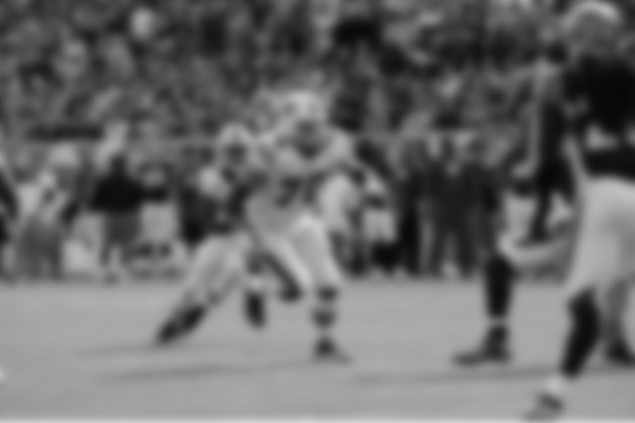 Center Eric Wood (No. 70) - 2011