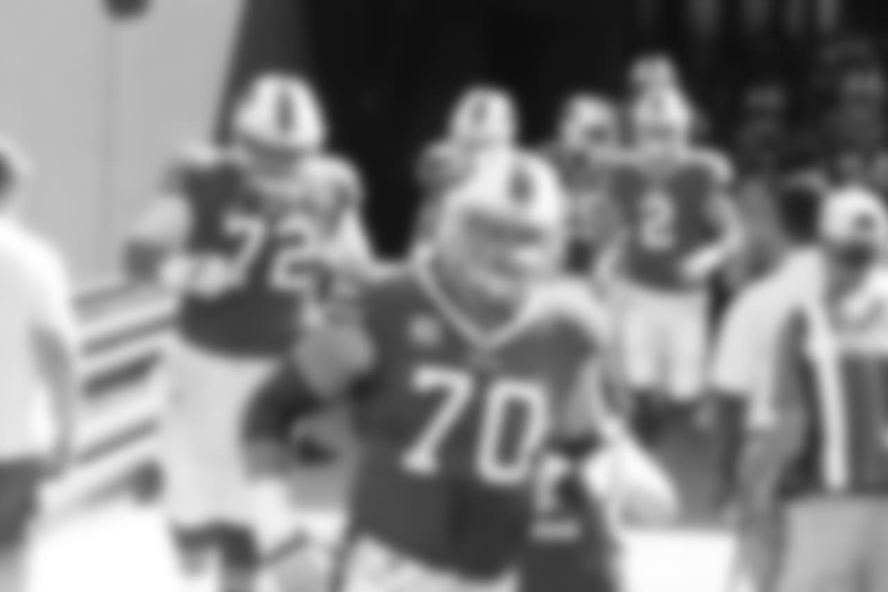 Center Eric Wood (No. 70) - 2017