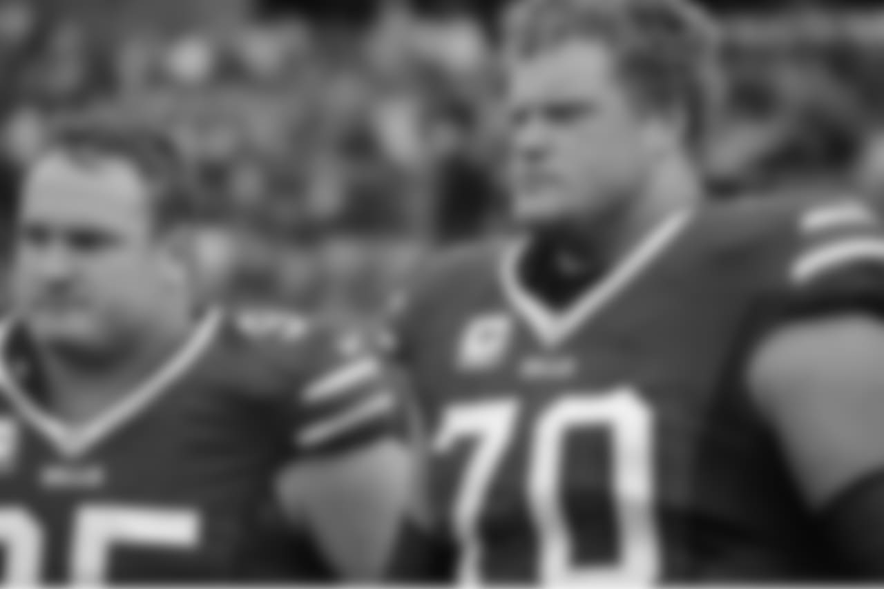 Center Eric Wood (No. 70) - 2013