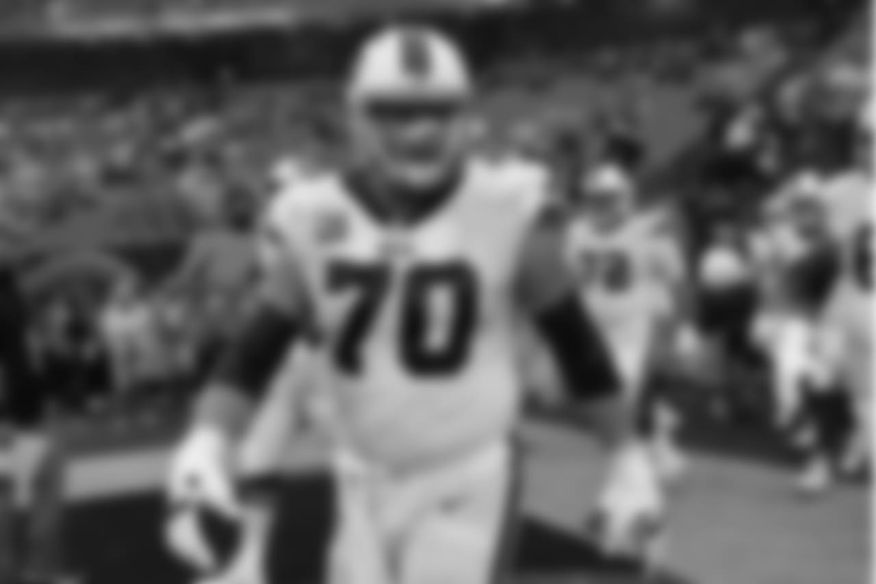 Center Eric Wood (No. 70) - 2017