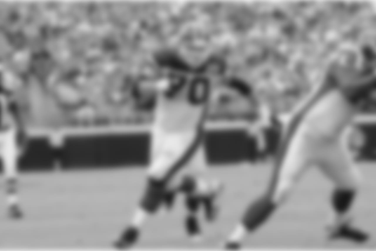 Center Eric Wood (No. 70) - 2009