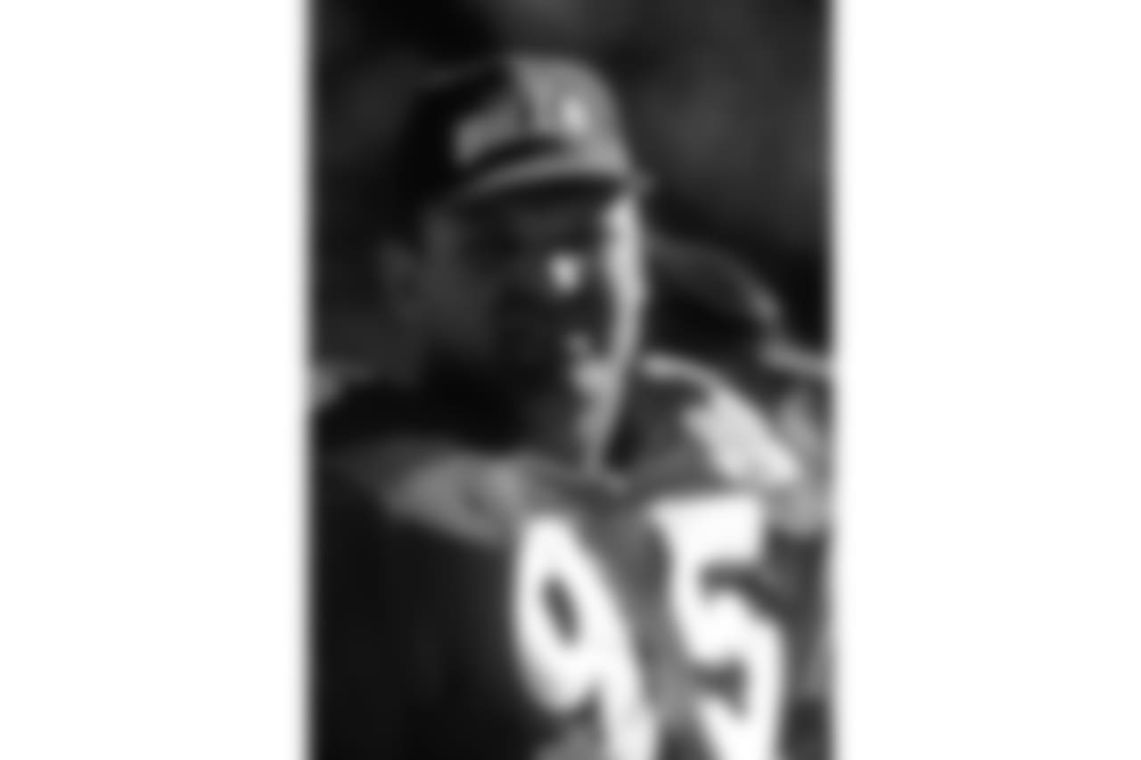 LB Bryce Paup (1997)