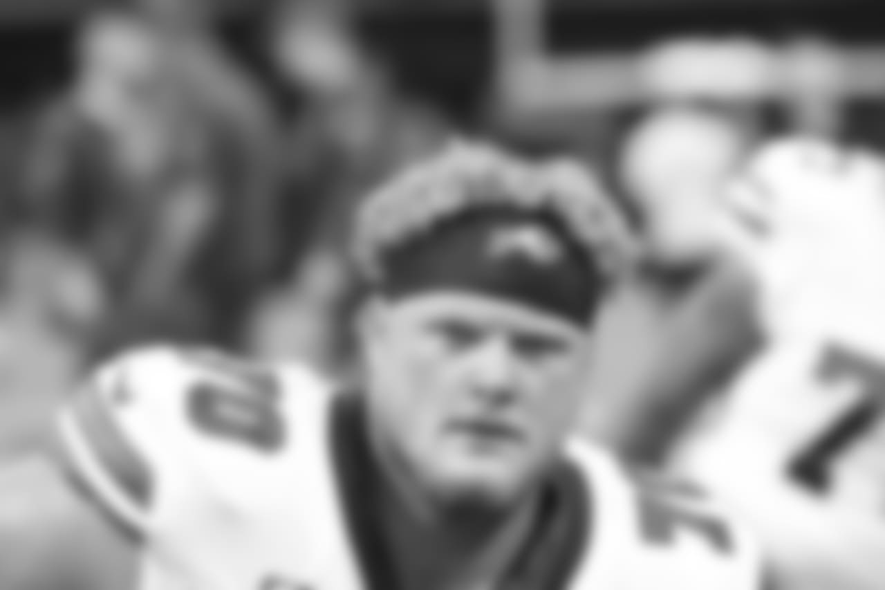 Center Eric Wood (No. 70) - 2017