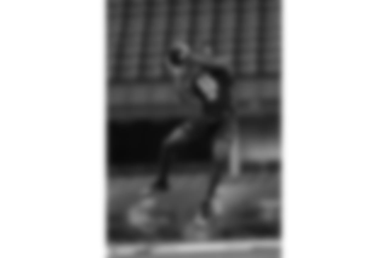 Measured at 5-11, 192 pounds. Had an arm length of 32 1/8 inches and a hand span of 9 1/8 inches. Ran a 4.47 40-yard dash, recorded a 32-inch vertical leap and ran a 4.32 20-yard shuttle.