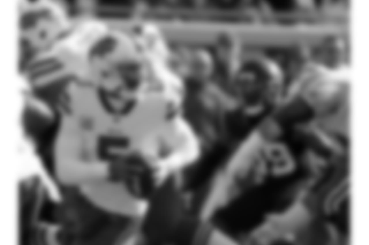 Tyrod Taylor #5, QB