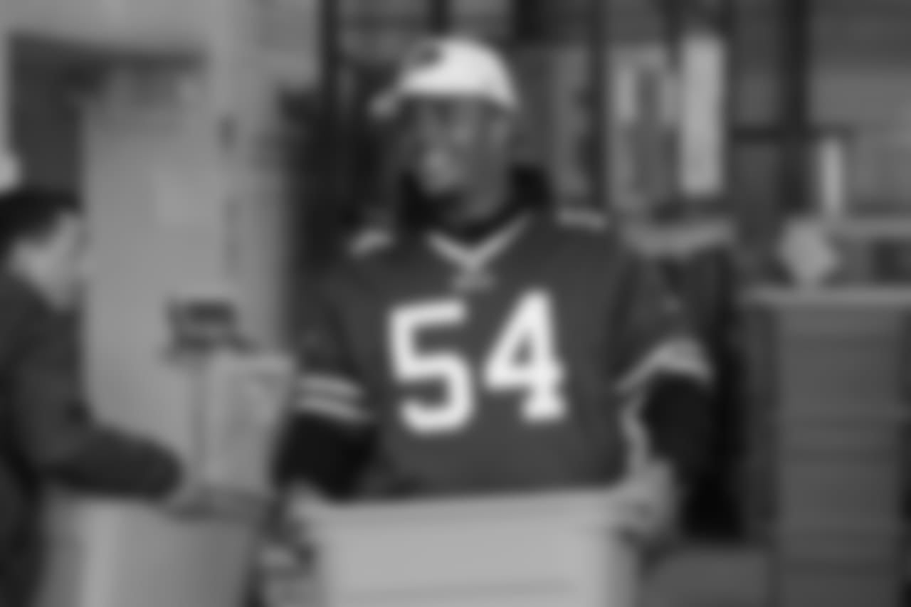 Eddie Yarborough (54) at Bills Thanksgiving Blitz 2017