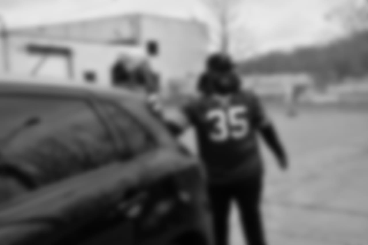 Mike Tolbert (35) at Bills Thanksgiving Blitz 2017