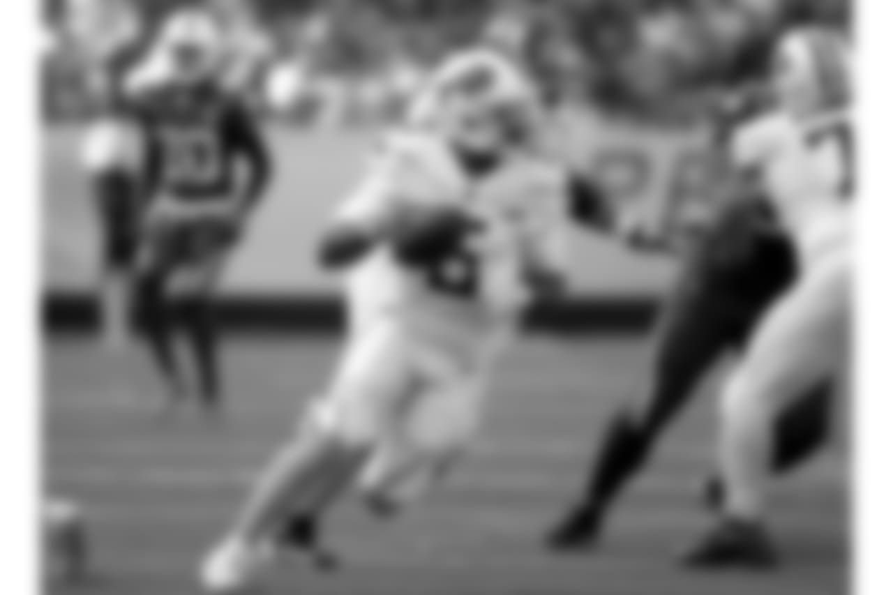 Quarterback Tyrod Taylor (2015)