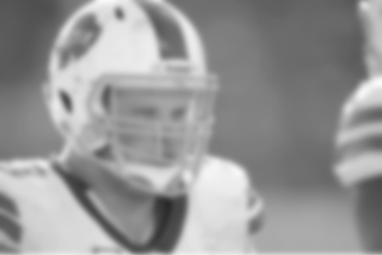 Center Eric Wood (No. 70) - 2013