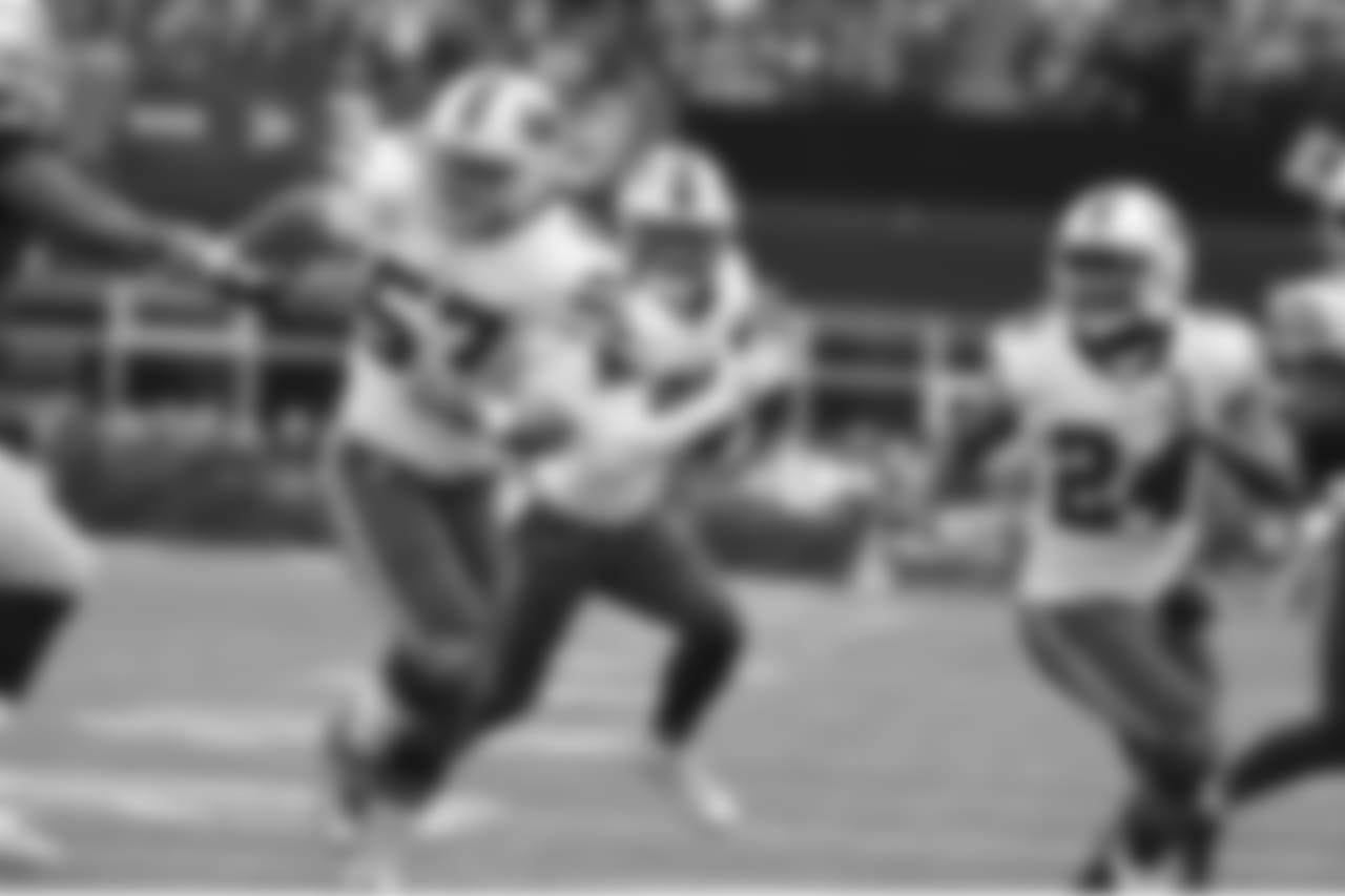 S Jordan Poyer (No. 21) picks off Tom Brady for a touchdown