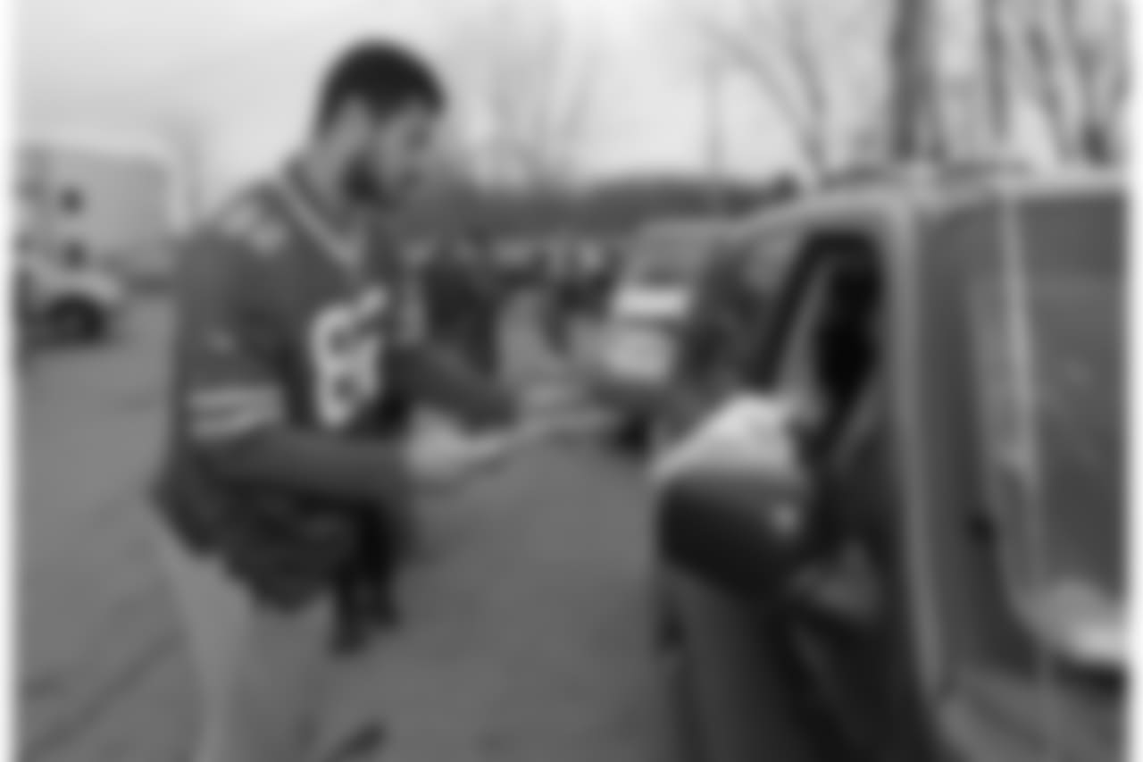 Logan Thomas (82) at Bills Thanksgiving Blitz 2017