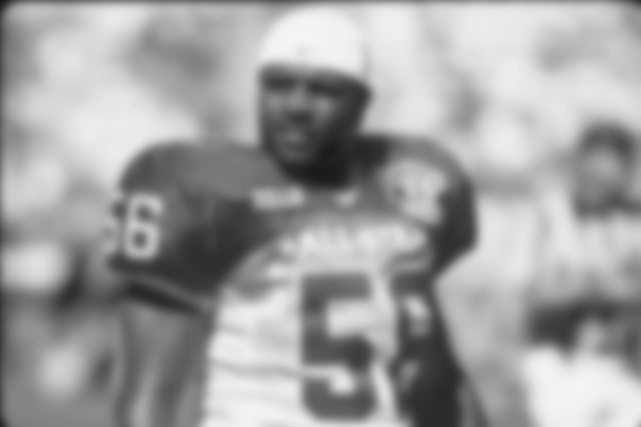 LB Sam Cowart (2000)
