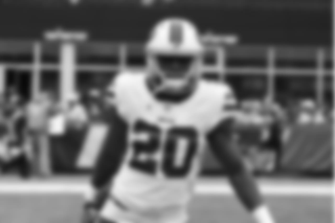 CB Shareece Wright (No. 20)