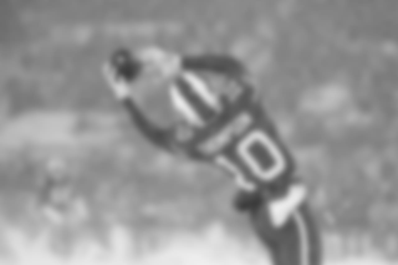 Deonte Thompson #10, WR