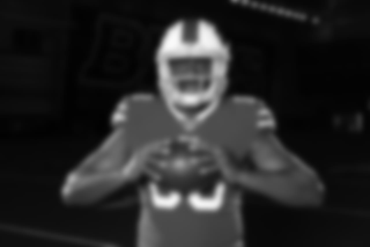 TE Khari Lee (88)