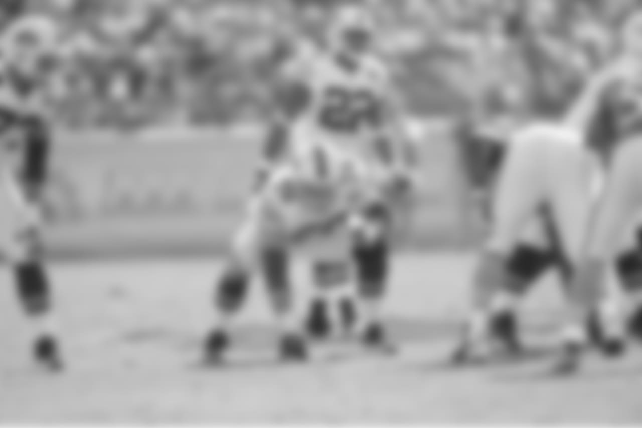 Center Eric Wood (No. 70) - 2009