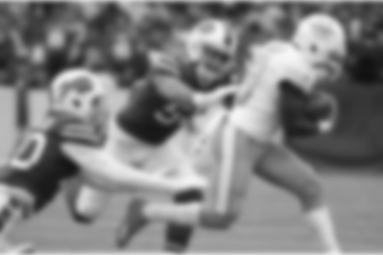 Tanner Valleojo #40, LB, and Matt Milano #58, LB