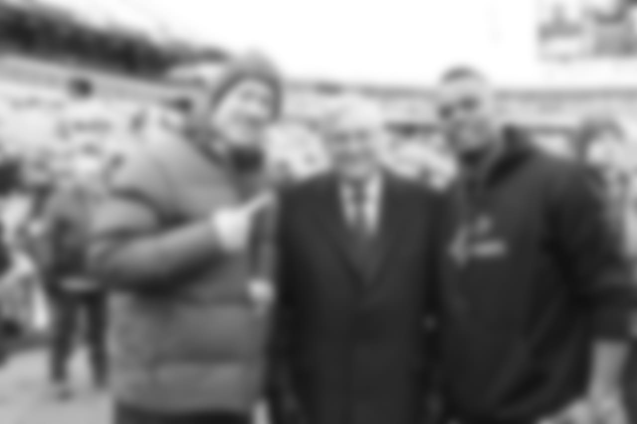 Jim Kelly, Bills Owner Terry Pegula and Fred Jackson (2018)