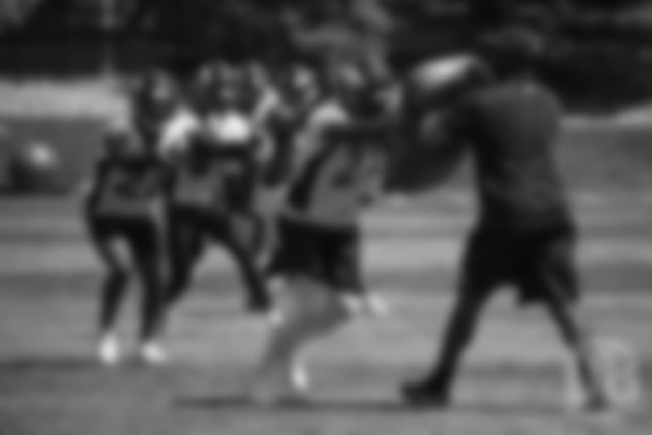 defensive back Tramaine Brock (22) and other players take part in special-teams drills during practice at the eighth day of OTAs on June 5, 2018.