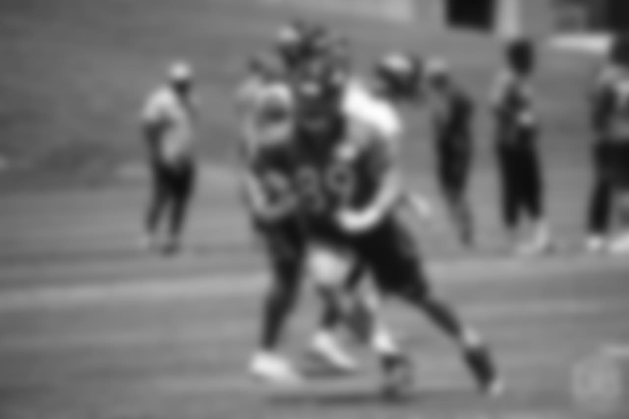 tight end Brian Parker (89) runs after a catch at the ninth day of OTAs on June 6, 2018 at UCHealth Training Center.