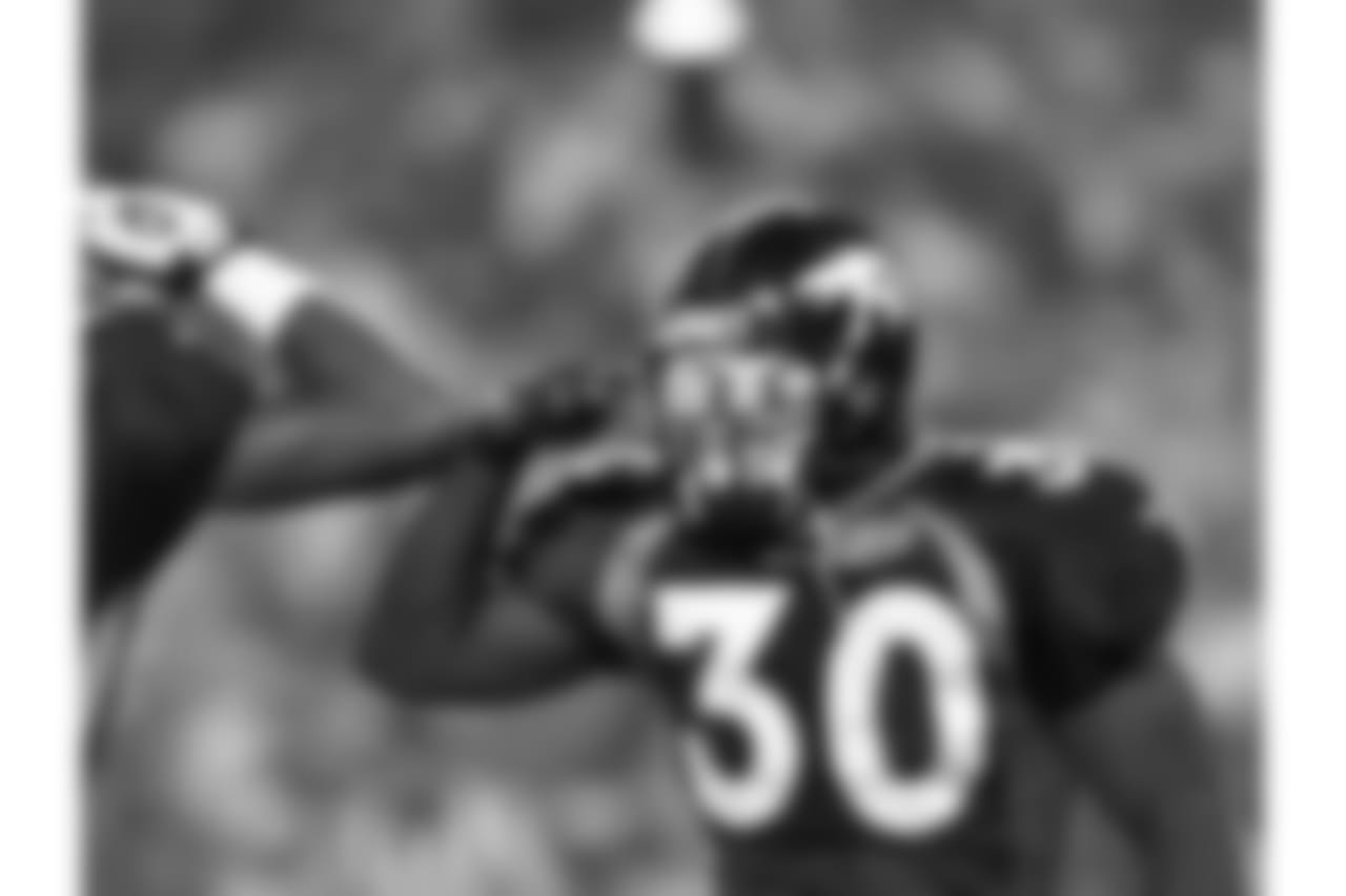 Terrell Davis' calling card — his famous Mile High Salute