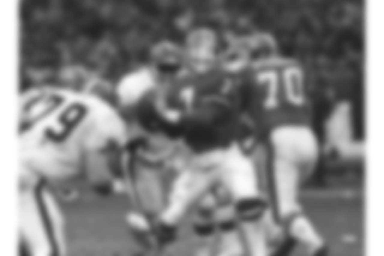 The Drive: John Elway leads the Broncos from their own 2-yard line to a game-tying touchdown in the final minutes of the 1986 AFC Championship Game. (AP Images)