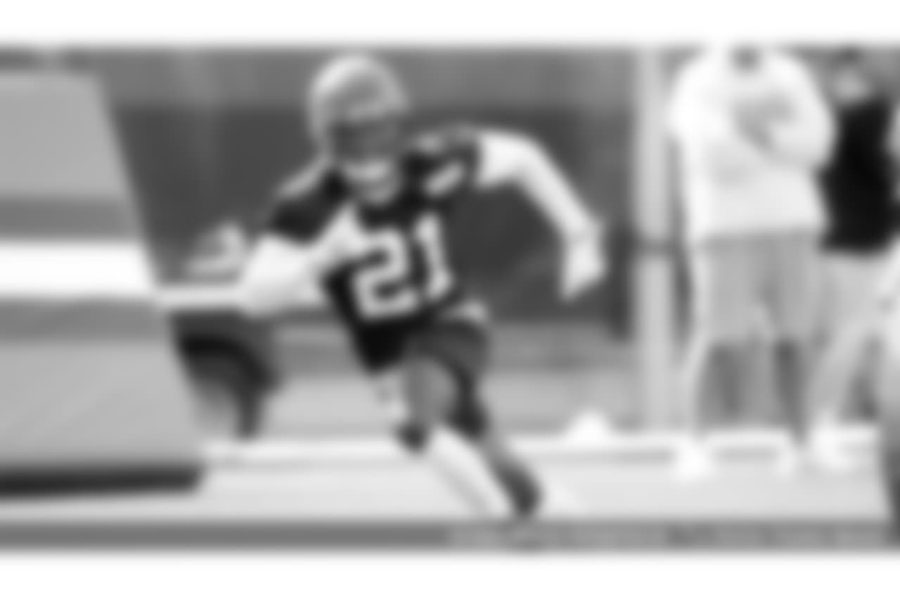 DB Denzel Ward runs a drill during a training camp practice at the Browns' facility in Berea.