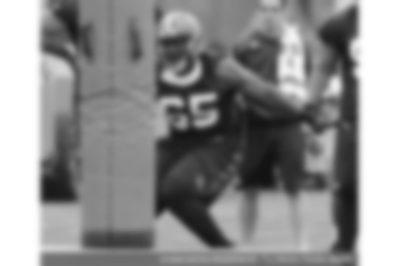 Cleveland Browns' Larry Ogunjobi runs through tackling drills during an NFL football rookie minicamp, Friday, May 12, 2017, in Berea, Ohio. (AP Photo/Ron Schwane)