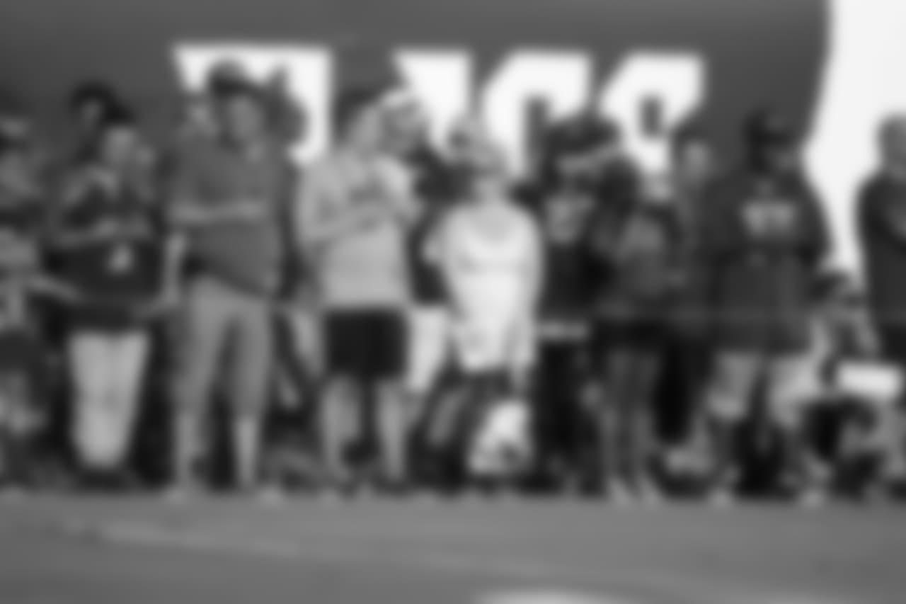 180807_TrainingCamp_Practice11_Fans_KZ_041