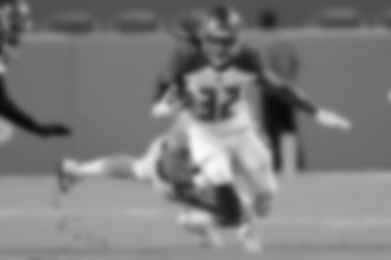 RB Jacquizz Rodgers #32