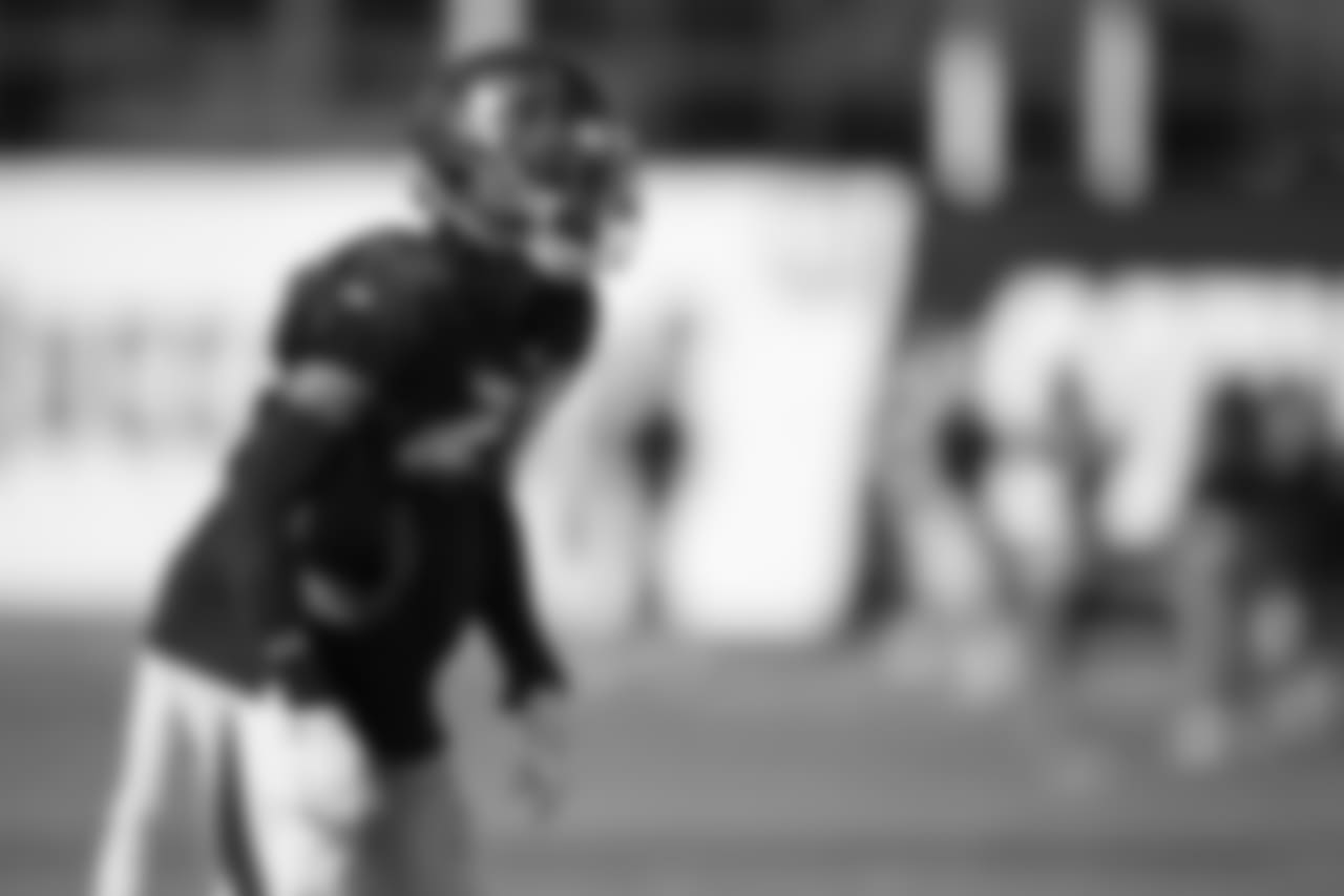 Cornerback Vernon Hargreaves III #28