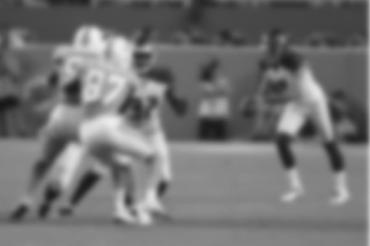Bucs vs. Dolphins
