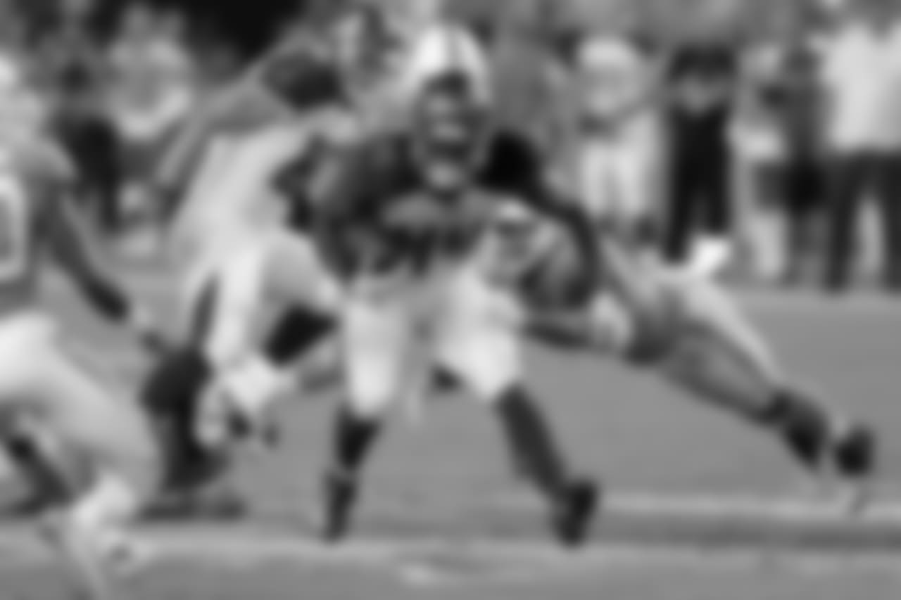 RB Dare Ogunbowale #44
