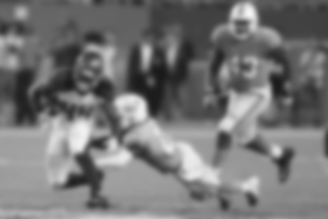 RB Dare Ogunbowale #44