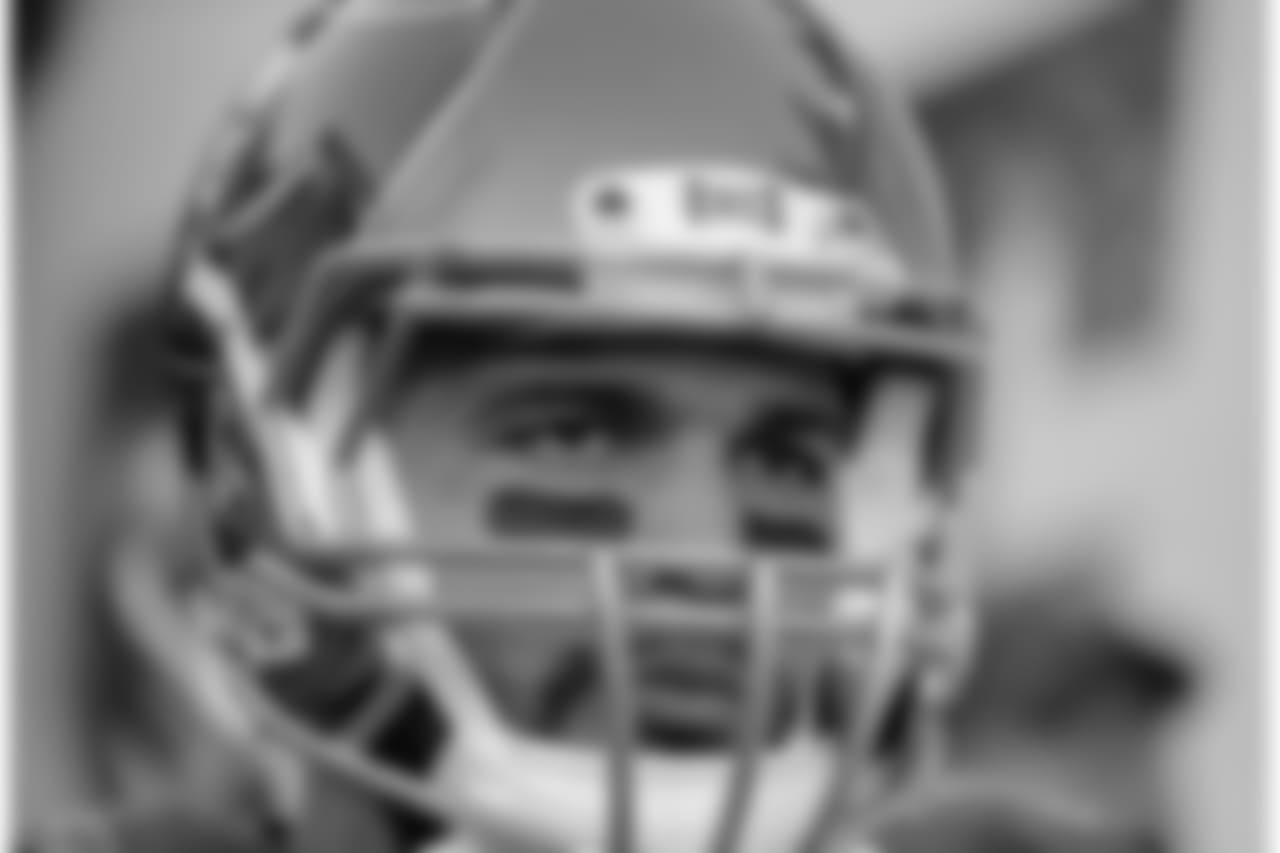 WR Mike Evans
