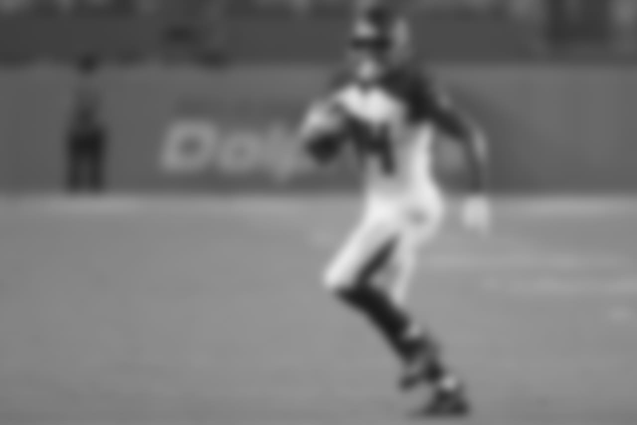 RB Charles Sims #34