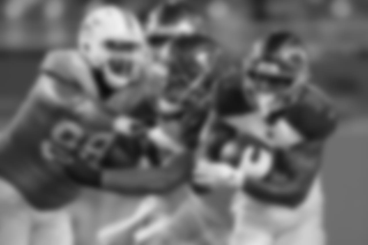 RB Charles Sims #34