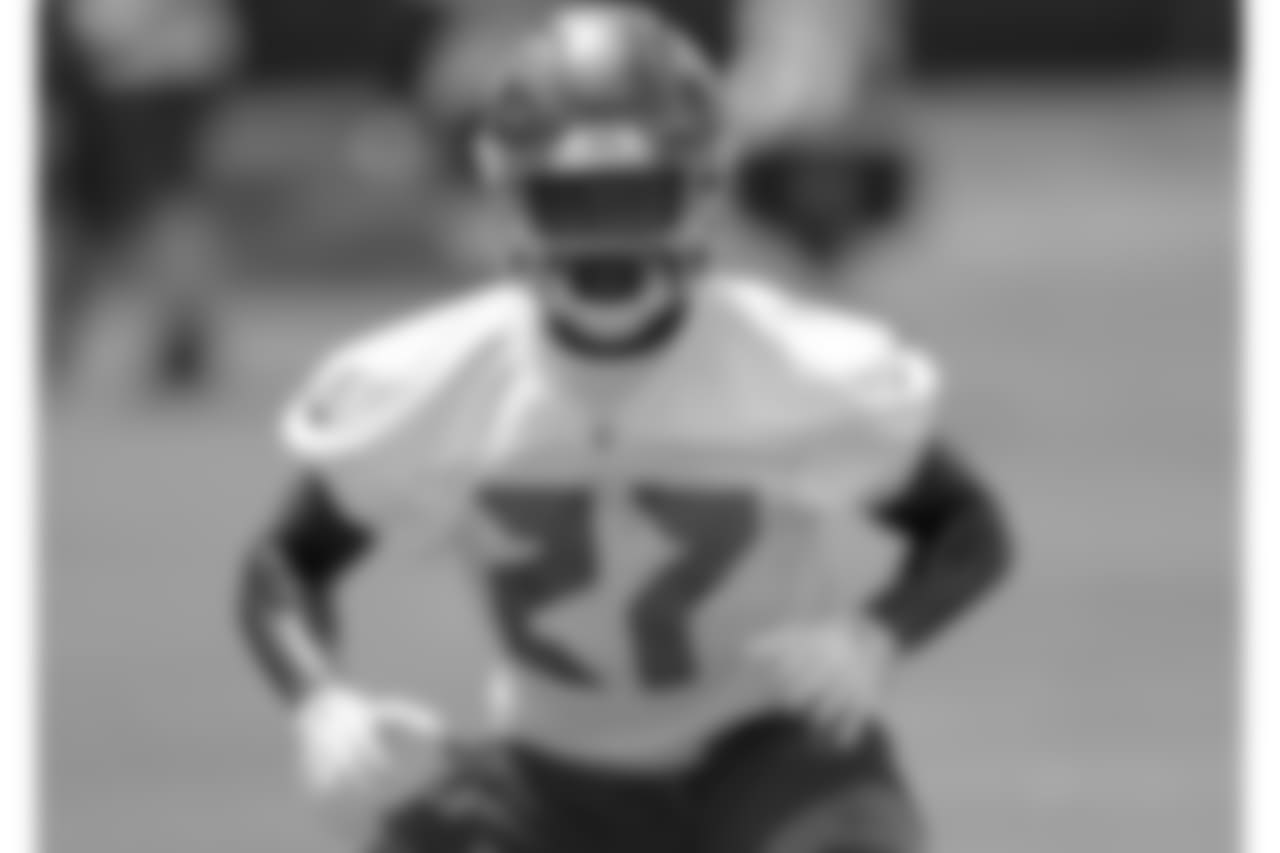 TAMPA, FLORIDA - MAY 24, 2018: Running Back Ronald Jones II #27 of the Tampa Bay Buccaneers during OTA practice at One Buccaneer Place. (Photo by Mike Carlson/Tampa Bay Buccaneers)