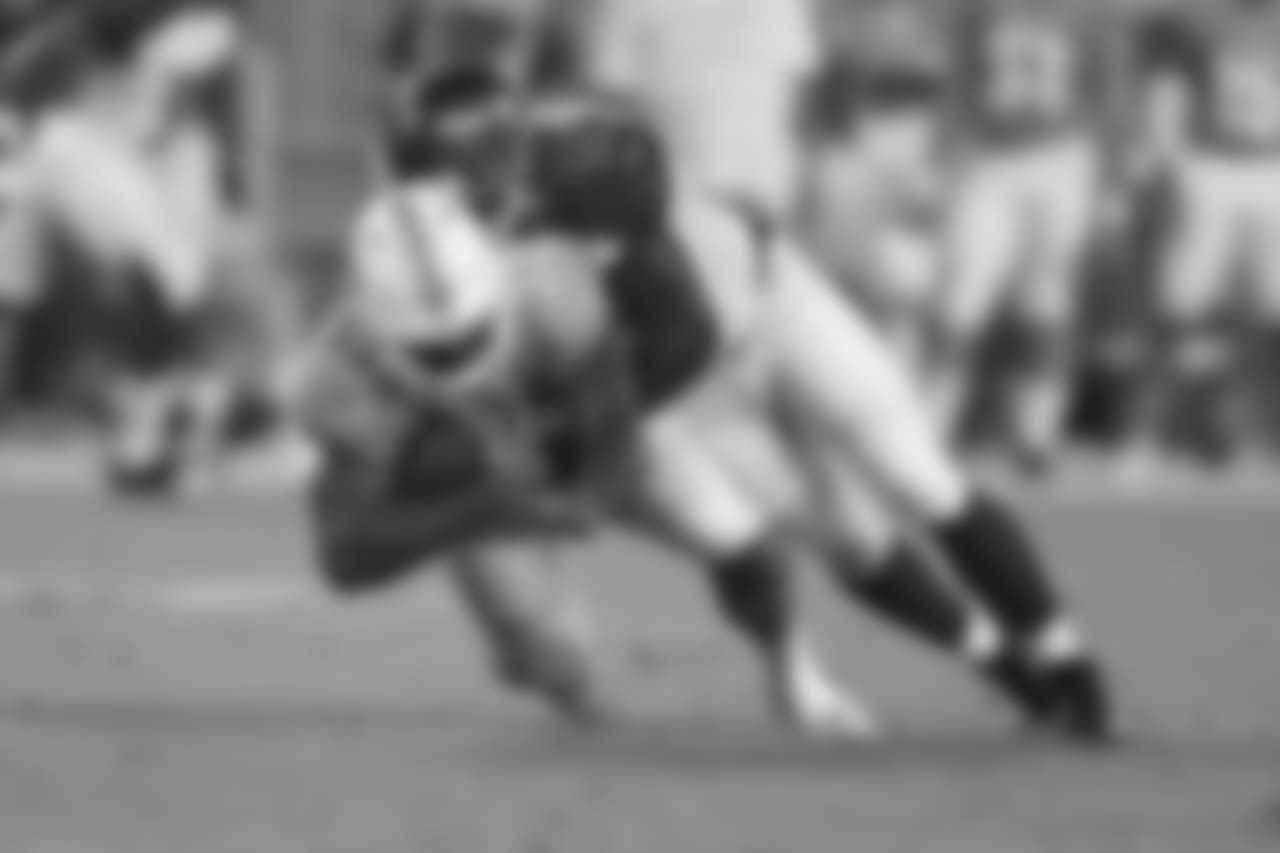 LB Nigel Harris #52