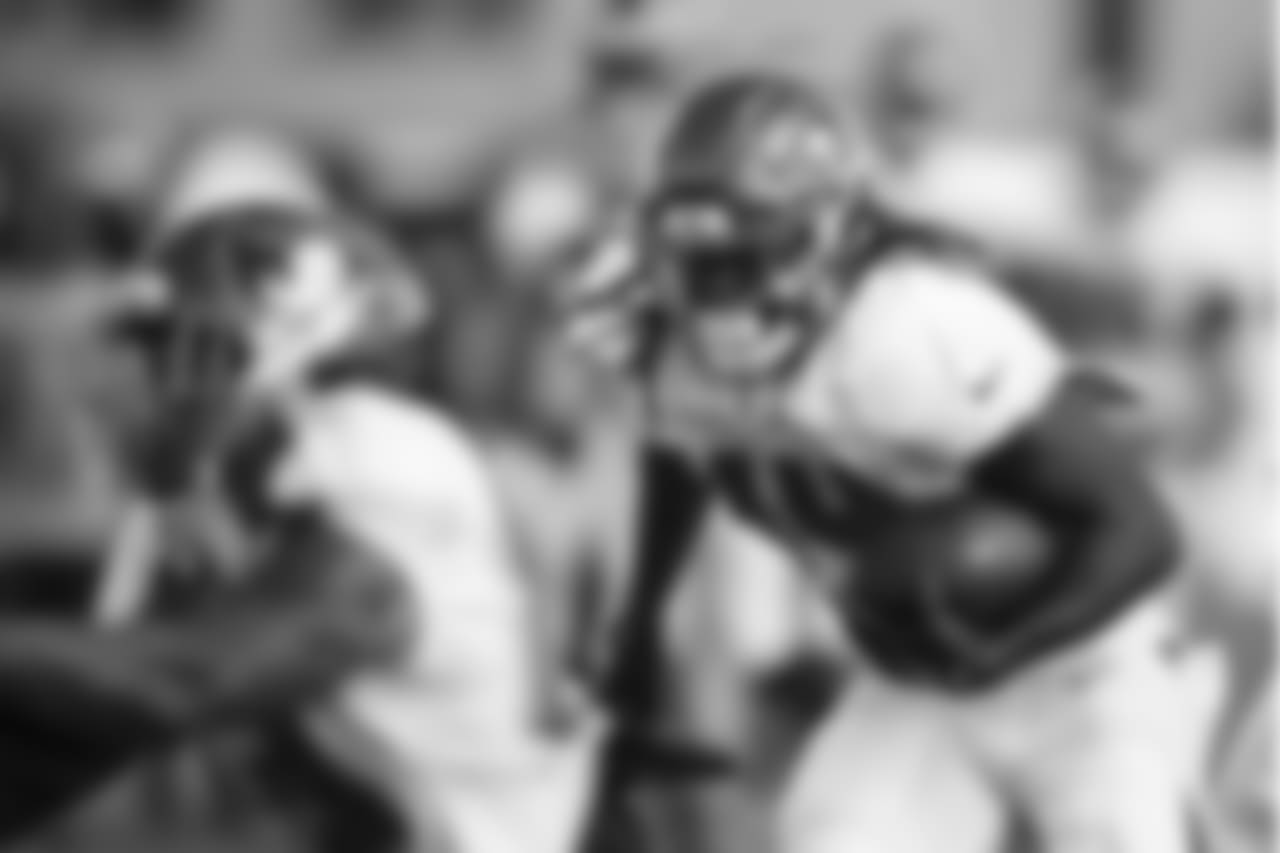 Running Back Dare Ogunbowale #44
