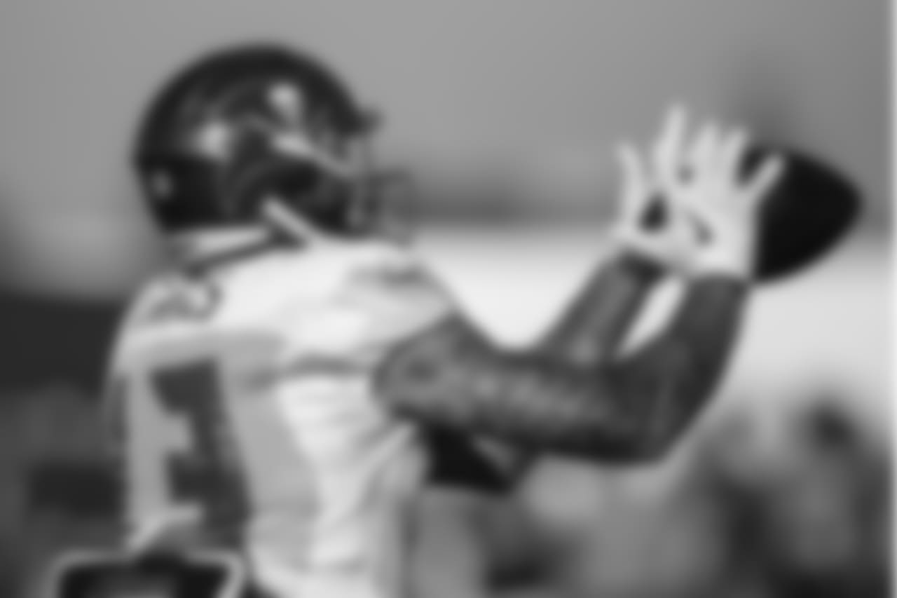 Wide Receiver Mike Evans #13